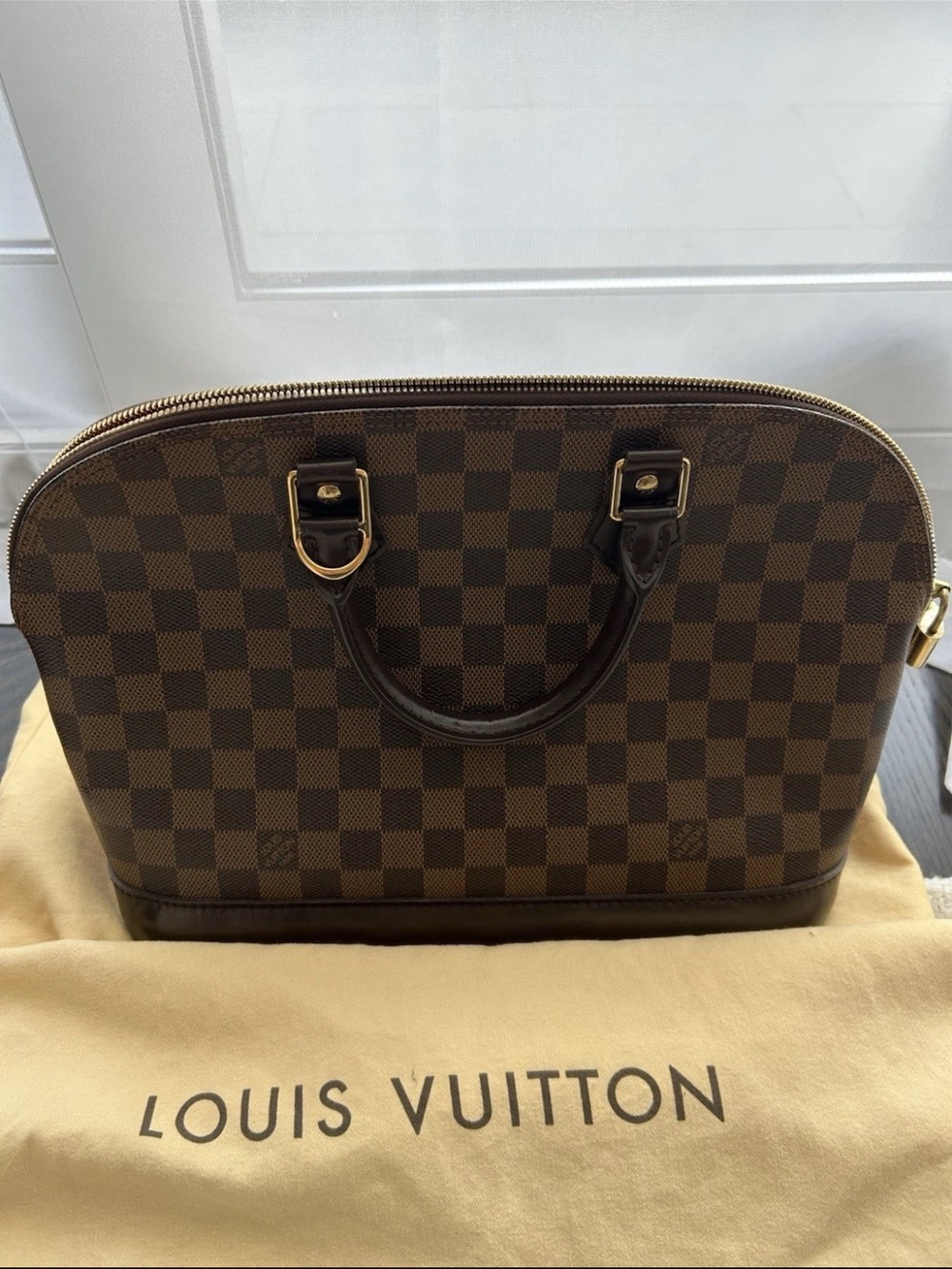 100% Authentic Louis Vuitton Alma PM in Classic Damier Ebène